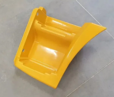 Щиток подножки левый КАМАЗ-65115 (рестайлинг) (желтый)