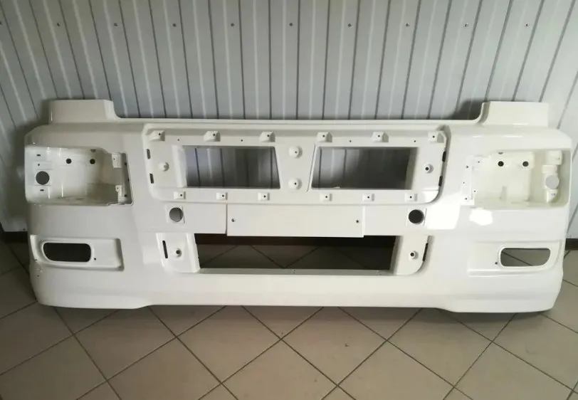 Облицовка буфера КАМАЗ-5490 (белый) (ОАО РИАТ)